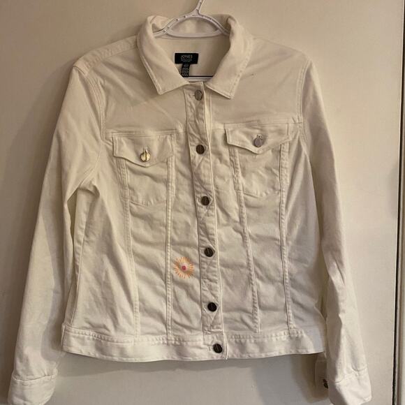 Jones NY Signature White Denim Jacket with 1 Flower on Front & 5 on Back Sz M - Picture 1 of 6